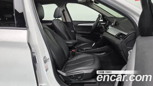 BMW X1 2018 thumb 11