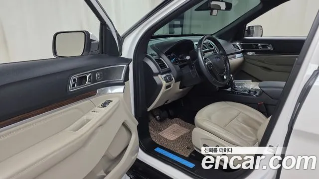 Ford Explorer 2019 thumb 9