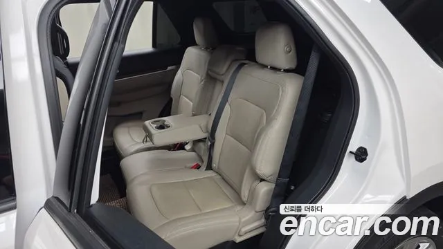 Ford Explorer 2019 thumb 11
