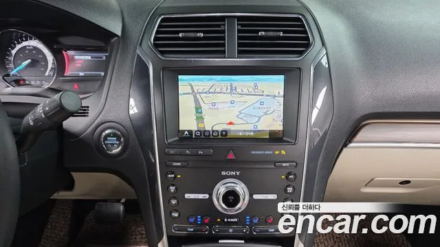 Ford Explorer 2019 thumb 12