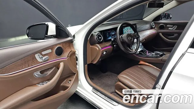 Mercedes-Benz E-Класс 2016 thumb 10