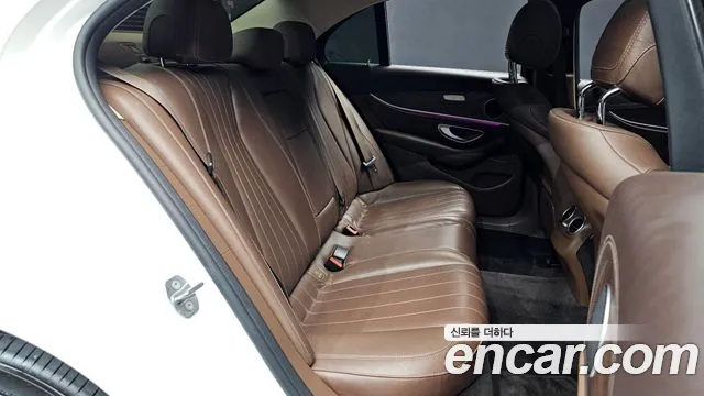 Mercedes-Benz E-Класс 2016 thumb 11