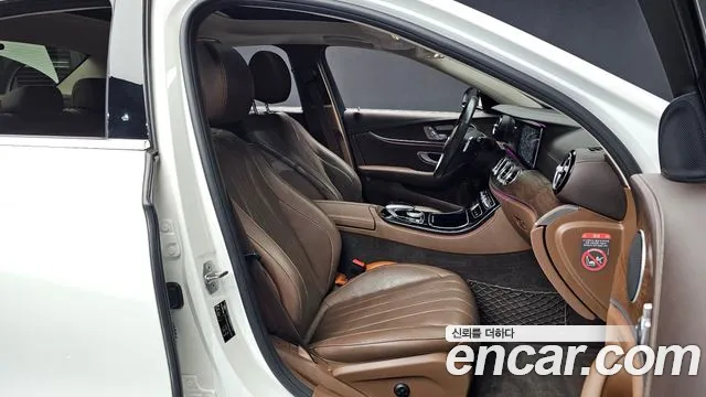 Mercedes-Benz E-Класс 2016 thumb 12