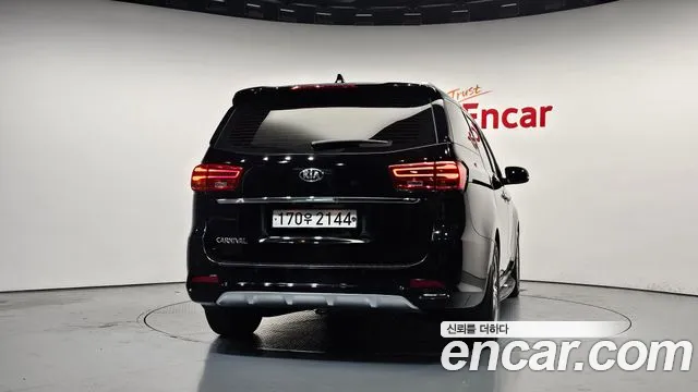 Kia Carnival 2020 thumb 4