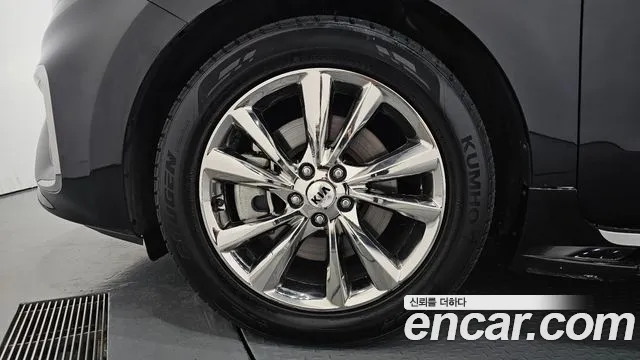 Kia Carnival 2020 thumb 5
