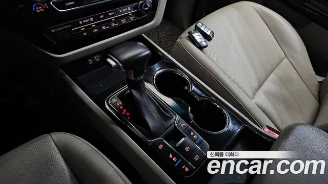 Kia Carnival 2020 thumb 9