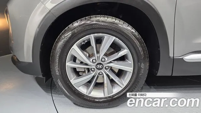 Hyundai Santa Fe 2019 thumb 5