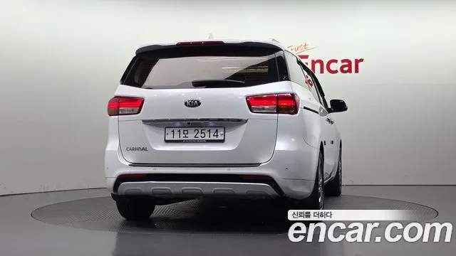 Kia Carnival 2014 thumb 4