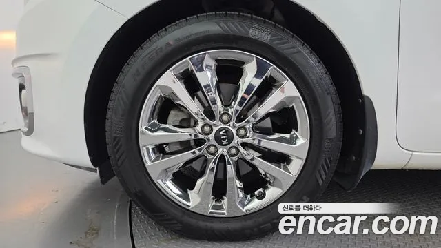 Kia Carnival 2014 thumb 5
