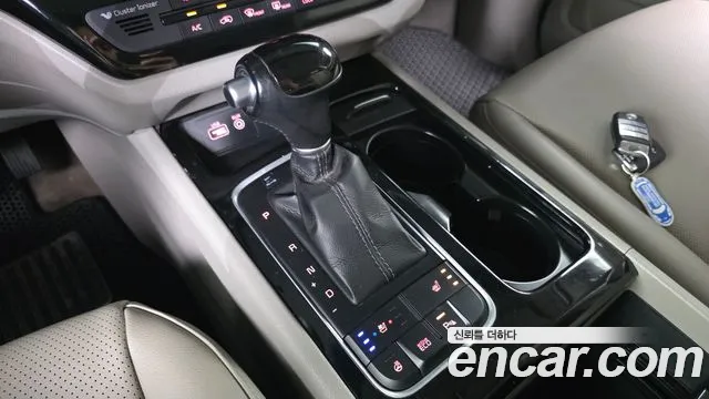 Kia Carnival 2014 thumb 9