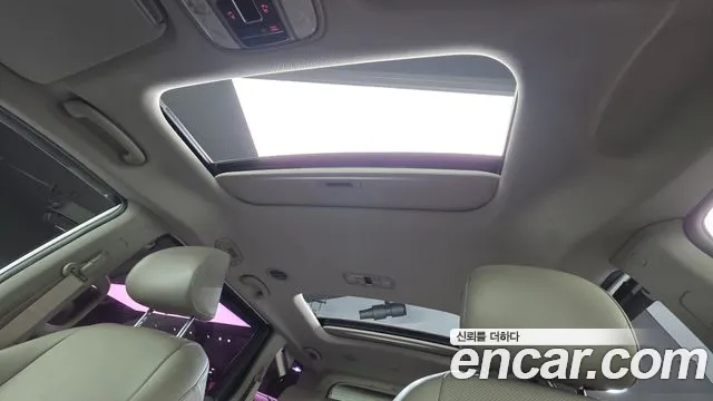 Kia Carnival 2014 thumb 11
