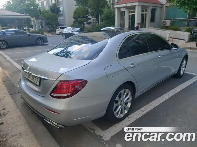 Mercedes-Benz E-Класс 2017 thumb 4