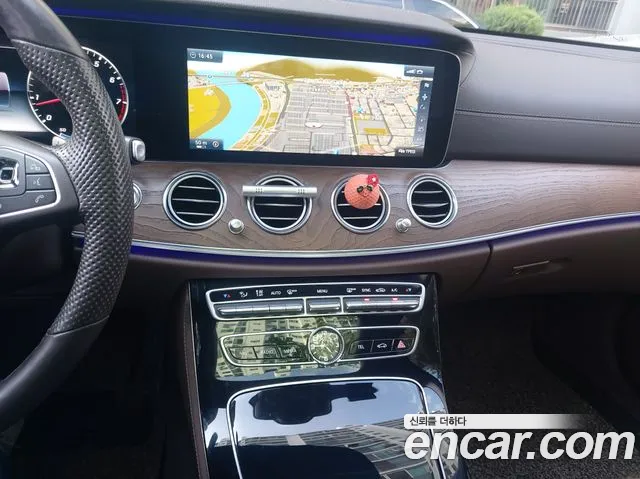 Mercedes-Benz E-Класс 2017 thumb 8