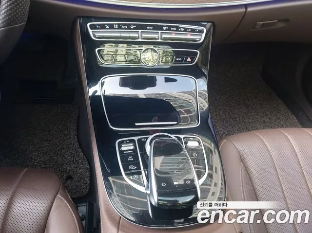 Mercedes-Benz E-Класс 2017 thumb 9