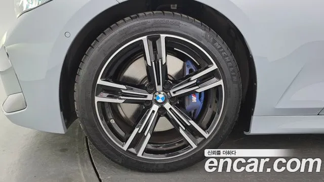 BMW 3-Series 2025 thumb 5