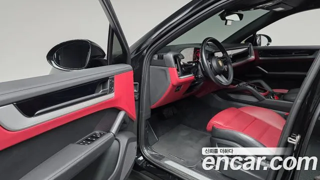 Porsche Cayenne 2023 thumb 9
