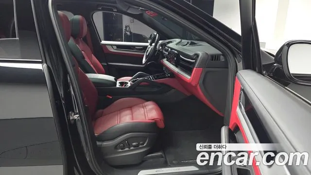 Porsche Cayenne 2023 thumb 10