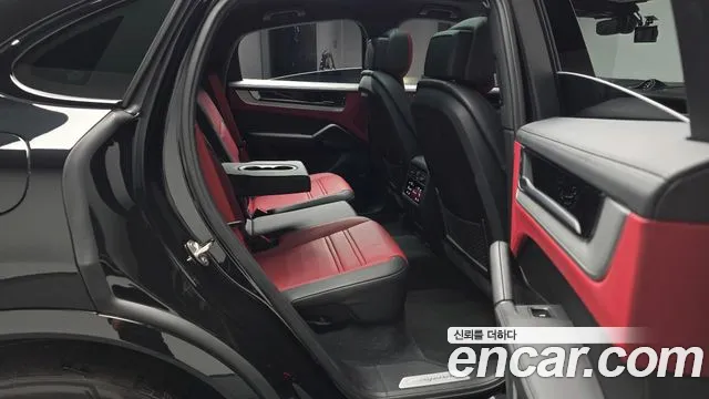 Porsche Cayenne 2023 thumb 11