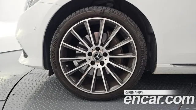 Mercedes-Benz E-Класс 2017 thumb 5