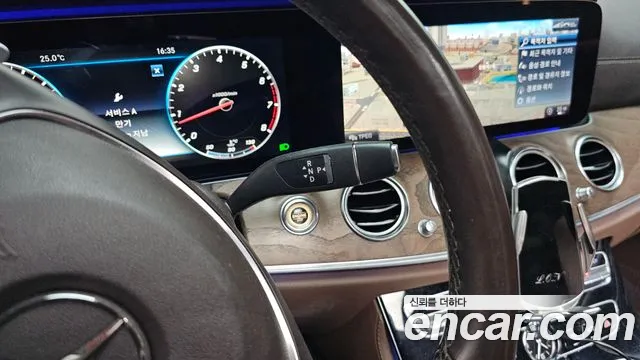 Mercedes-Benz E-Класс 2017 thumb 9