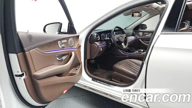 Mercedes-Benz E-Класс 2017 thumb 10
