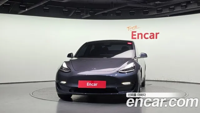 Tesla Model 3 2020 thumb 3