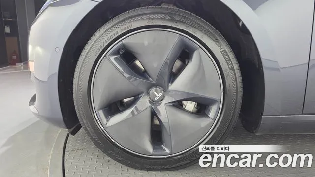 Tesla Model 3 2020 thumb 5