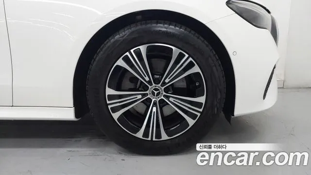 Mercedes-Benz E-Класс 2025 thumb 5
