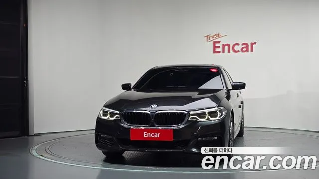 BMW 5-Series 2017 thumb 3