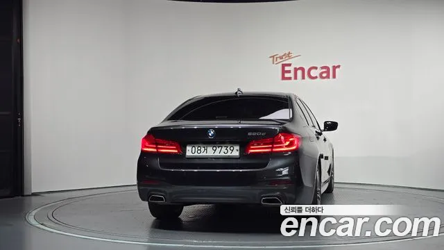 BMW 5-Series 2017 thumb 4