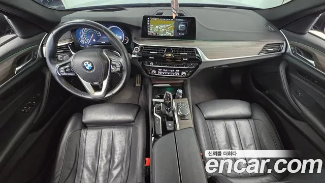 BMW 5-Series 2017 thumb 7