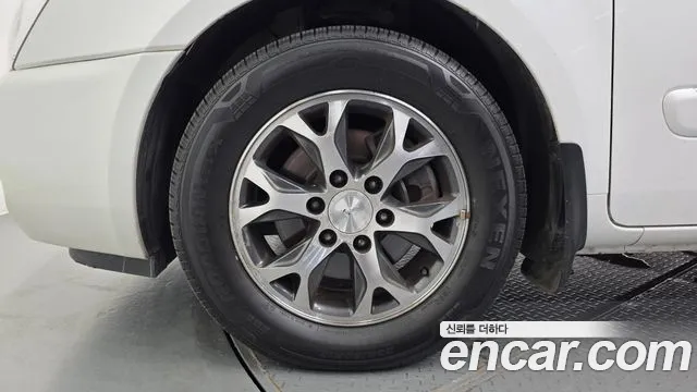 Kia Carnival 2013 thumb 5