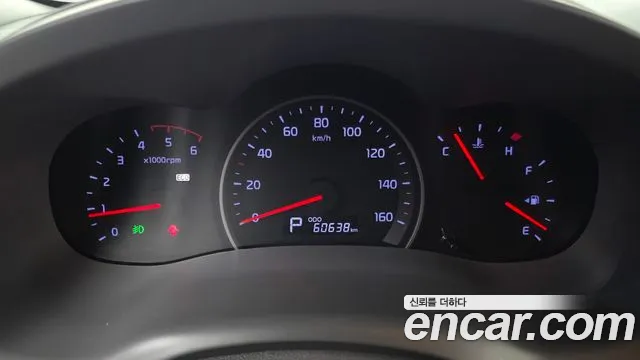 Kia Carnival 2013 thumb 8