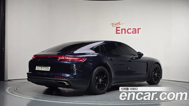 Porsche Panamera 2018 thumb 2