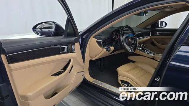 Porsche Panamera 2018 thumb 10