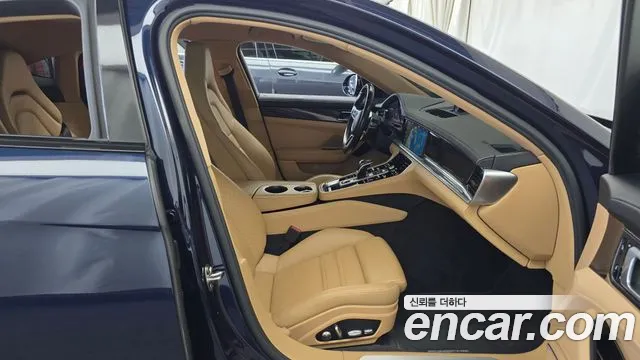 Porsche Panamera 2018 thumb 11