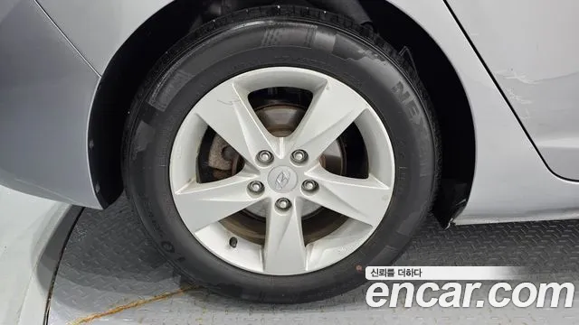 Hyundai Avante 2012 thumb 5