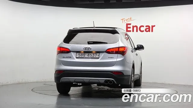 Hyundai Santa Fe 2014 thumb 4
