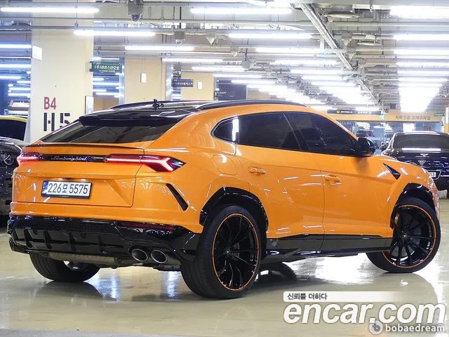 Lamborghini Urus 2021 thumb 3