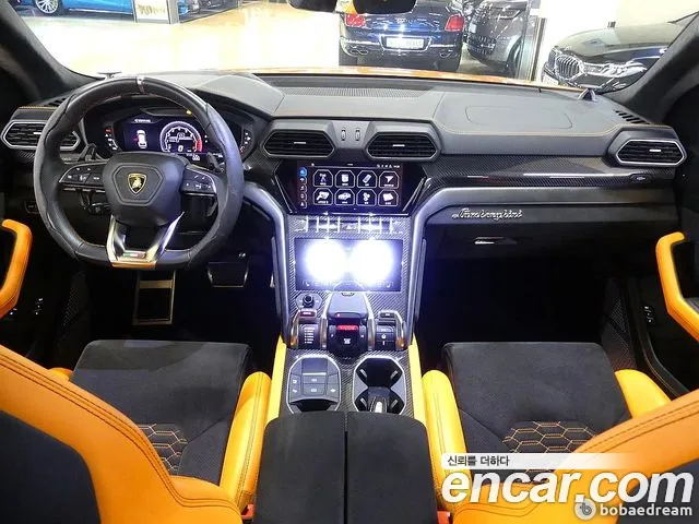 Lamborghini Urus 2021 thumb 4