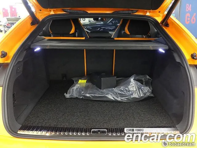 Lamborghini Urus 2021 thumb 10