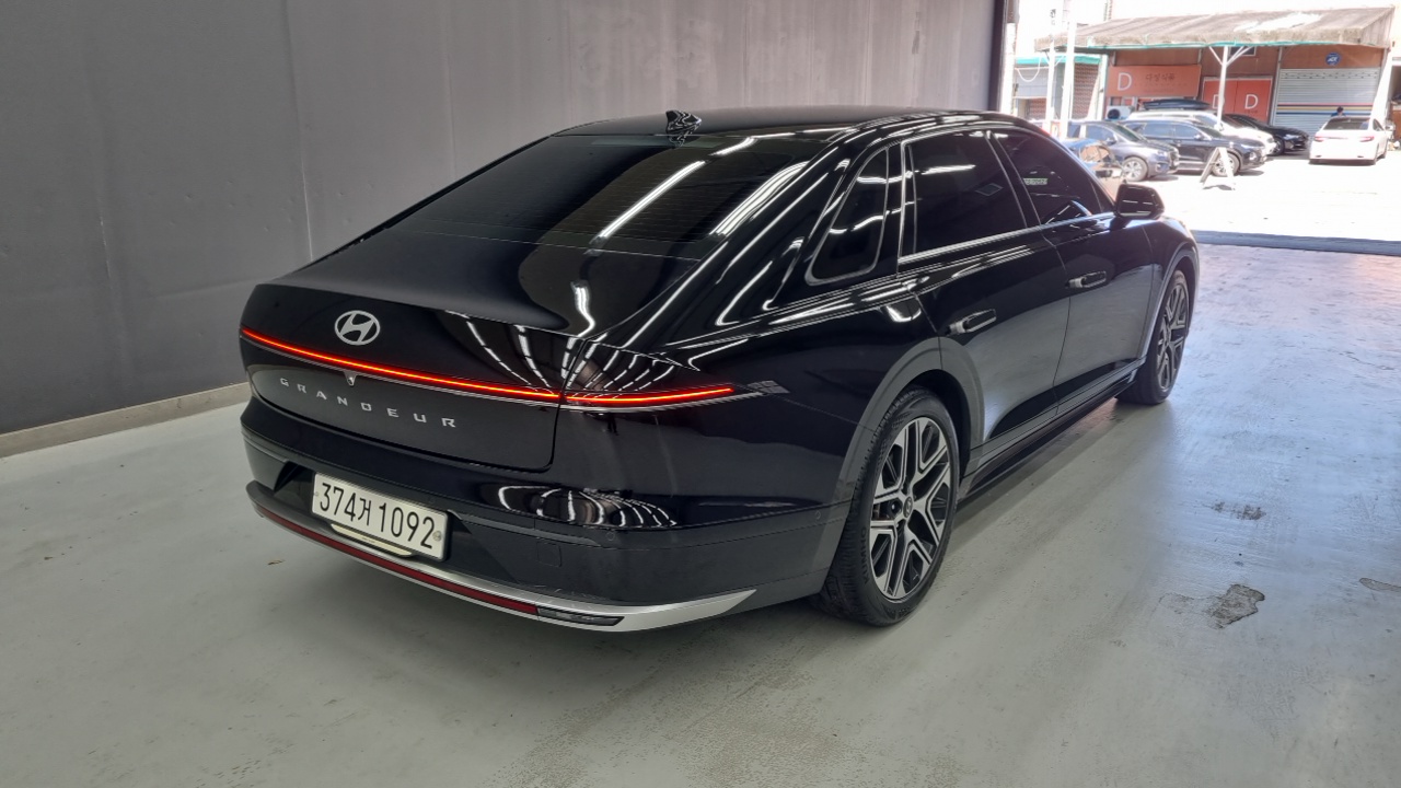 Hyundai Grandeur 2023 thumb 2