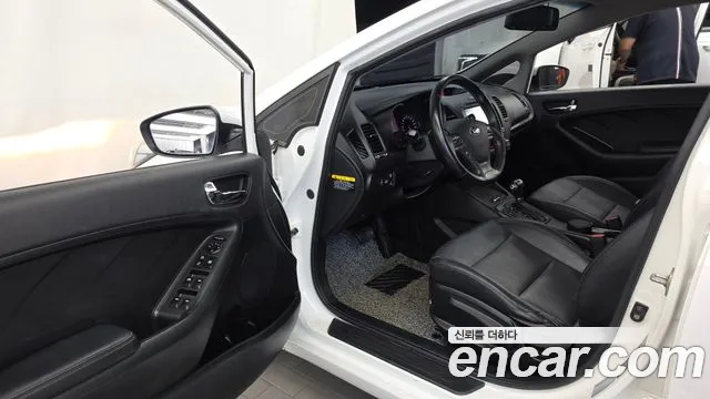 Kia K3 2015 thumb 10