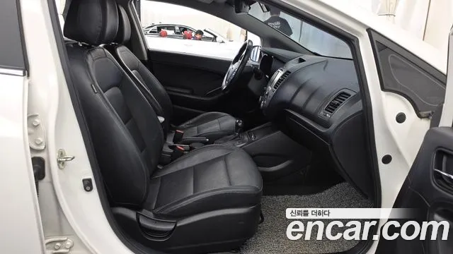 Kia K3 2015 thumb 11