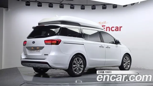 Kia Carnival 2016 thumb 2