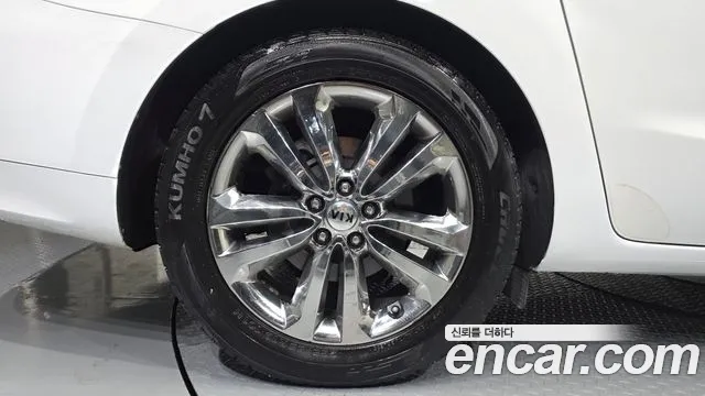 Kia Carnival 2016 thumb 5