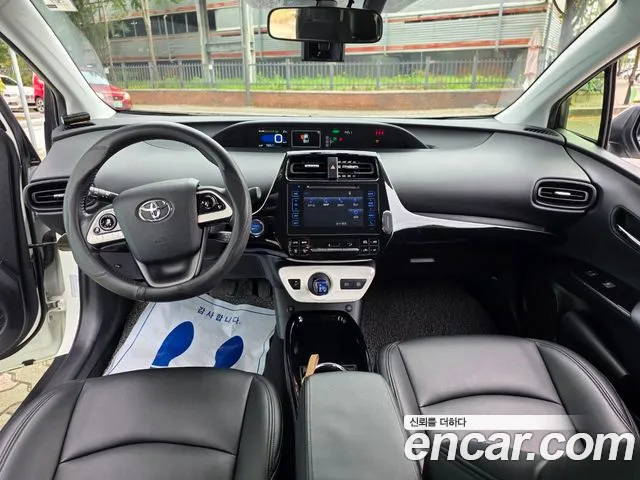 Toyota Prius 2018 thumb 8