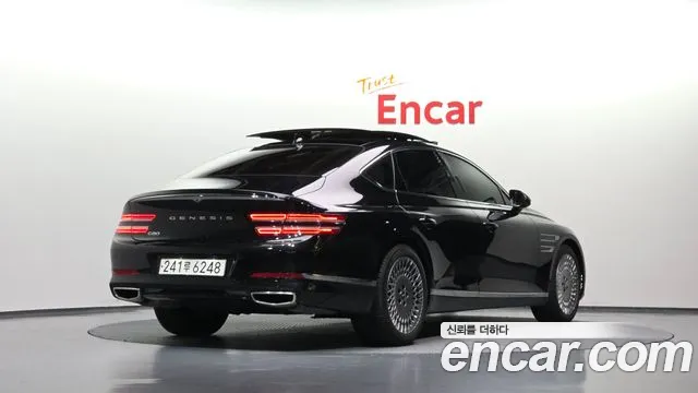 Genesis G80 2023 thumb 2