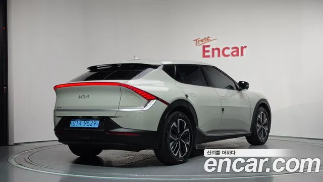 Kia EV6 2022 thumb 2