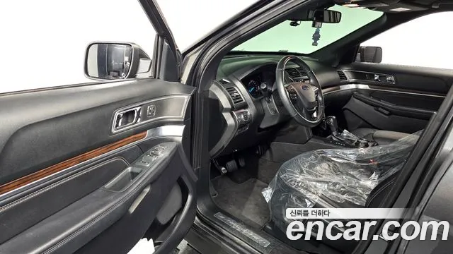 Ford Explorer 2018 thumb 10